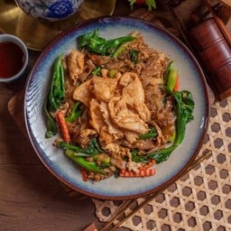 D1 ผัดซีอิ๋วหมู