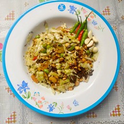 ยำถั่วใบชาพม่า (ละแพะโตะ)