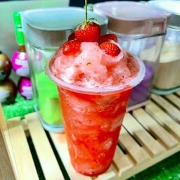 ร้านแก้มใสชากาแฟน้ำผลไม้ปั่น Bang Bua Thong