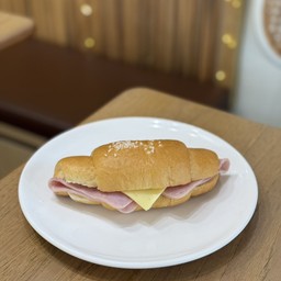 ชิโอะปังแฮมชีส