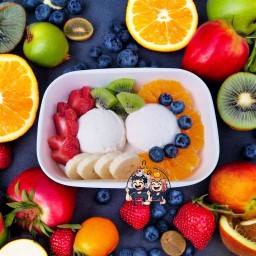 Double Greek yogurt with mixed fruits