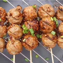 ลูกชิ้นเนื้อเกรดพรีเมี่ยม 5 ไม้