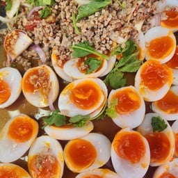 ยำใข่เป็ดใส่หมูสับ