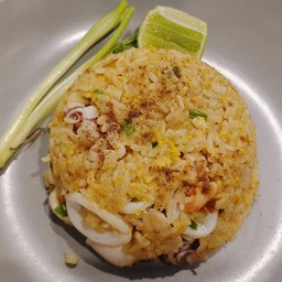 ข้าวผัดรวมมิตร