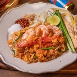 D7 ผัดไทยกุ้งสด