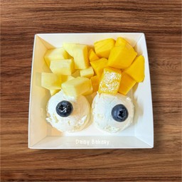 กรีกโยเกิร์ต 75g. + มะม่วงน้ำดอกไม้สุก + แอปเปิ้ล (ฟรีน้ำผึ้ง)