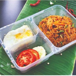 ข้าวผัดน้ำพริกเผาไก่+ไข่ดาว