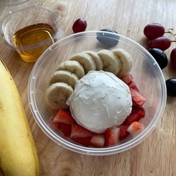 กรีก สตรอว์เบอร์รี่+กล้วย