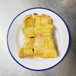 ขนมปังปิ้ง เนยนม-น้ำตาล