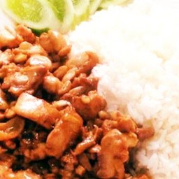 ไก่กระเทียม.ราดข้าว