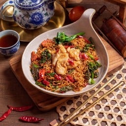 D5 ผัดมาม่าขี้เมาไก่