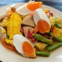 ตำข้าวโพดไข่เค็มปลาร้า