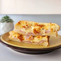 🥪 Hot Bread Ham Cheese