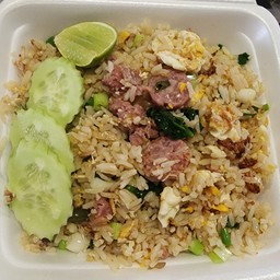 ข้าวผัดแหนม