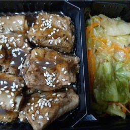 ซี่โครงอ่อนซอสพริกไทยดำ (กับข้าว)