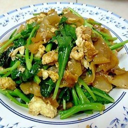 ผัดซีอิ้วไก่