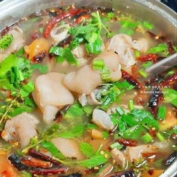 ต้มยำเนื้อขาหมูน้ำใส