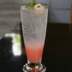 ลิ้นจี่กุหลาบโซดา