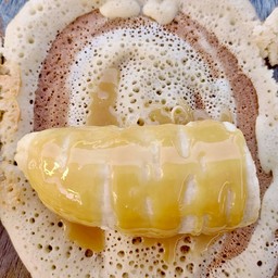 2ชิ้นไส้กล้วยหอม+ซอสคาราเมล