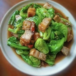 กับ/หมูกรอบผัดแขนงไฟแดงพริกสด