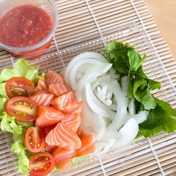 ยำแซลมอน