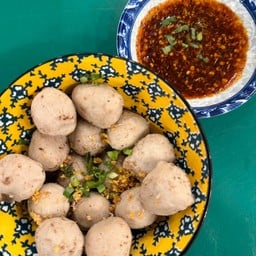 ลูกชิ้นเนื้อลวก