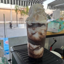 มะพร้าวนมสดปั่น + โกโก้