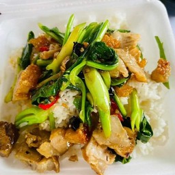 ข้าวคะน้าหมูนุ่ม