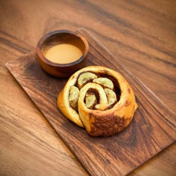 Cinnamon Banana Roll