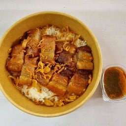 ข้าวหมูทอด สปาเกตตี้ แซ่บหลายแดดเดียว