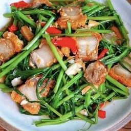 กับ/หมูกรอบผัดผักบุ้งไฟแดง