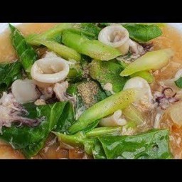 ราดหน้าปลาหมึก