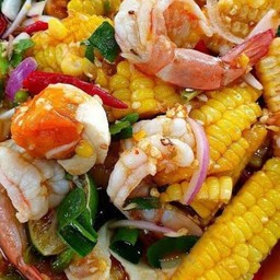 ยำข้าวโพดไข่เค็ม+กุ้งสุก
