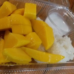 ข้าวเหนียวมะม่วงตามฤดูกาล(น้ำดอกไม้)