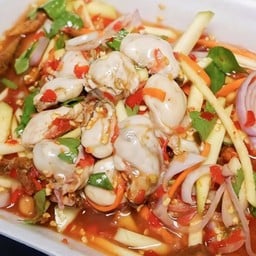 ยำมะม่วงหอยนางรม