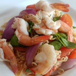 ยำมาม่ากุ้งสด.