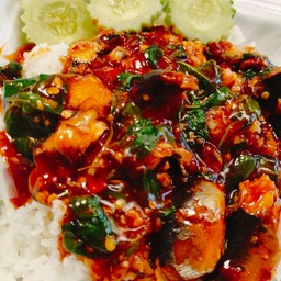 ผัดกระเพราปลากระป๋อง