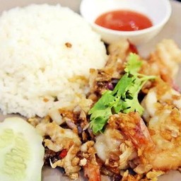 ทะเล รวมมิตร กระเทียม ราดข้าว