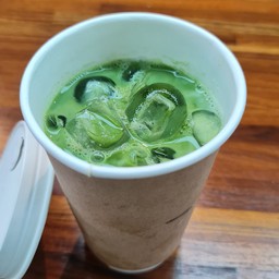 12.มัทฉะเย็นใส่นม