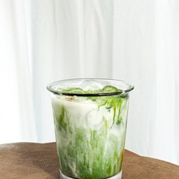 Uji Matcha Latte (เกรดพิธีการ)