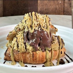 Dubai Croissant Ice-cream Sandwich