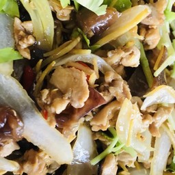 ไก่ผัดขิง