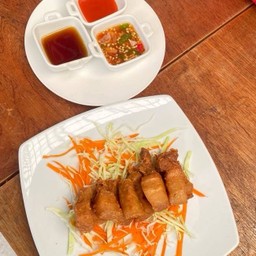 สามชั้นทอดน้ำปลา