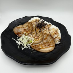 [YUMETO] ข้าวหน้าหมูชาชู