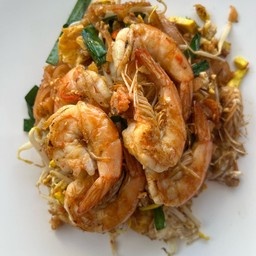 ผัดไทยกุ้งสดพิเศษ