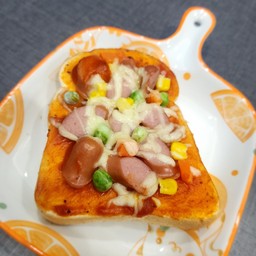 ปังพิซซ่าไส้กรอก