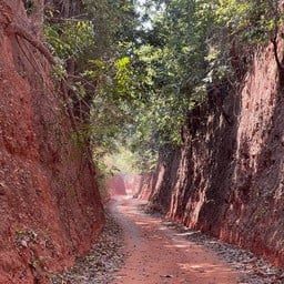 ถนนใต้ดิน