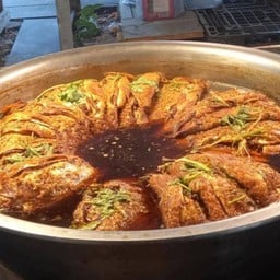 ข้าวเหนียวส้มตำไก่ย่าง ลำต้อยติ่ง