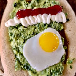 2 ชิ้นไส้ผักโขม+ไข่นก