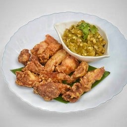 หมูสามชั้นทอด น้ำพริกหนุ่ม